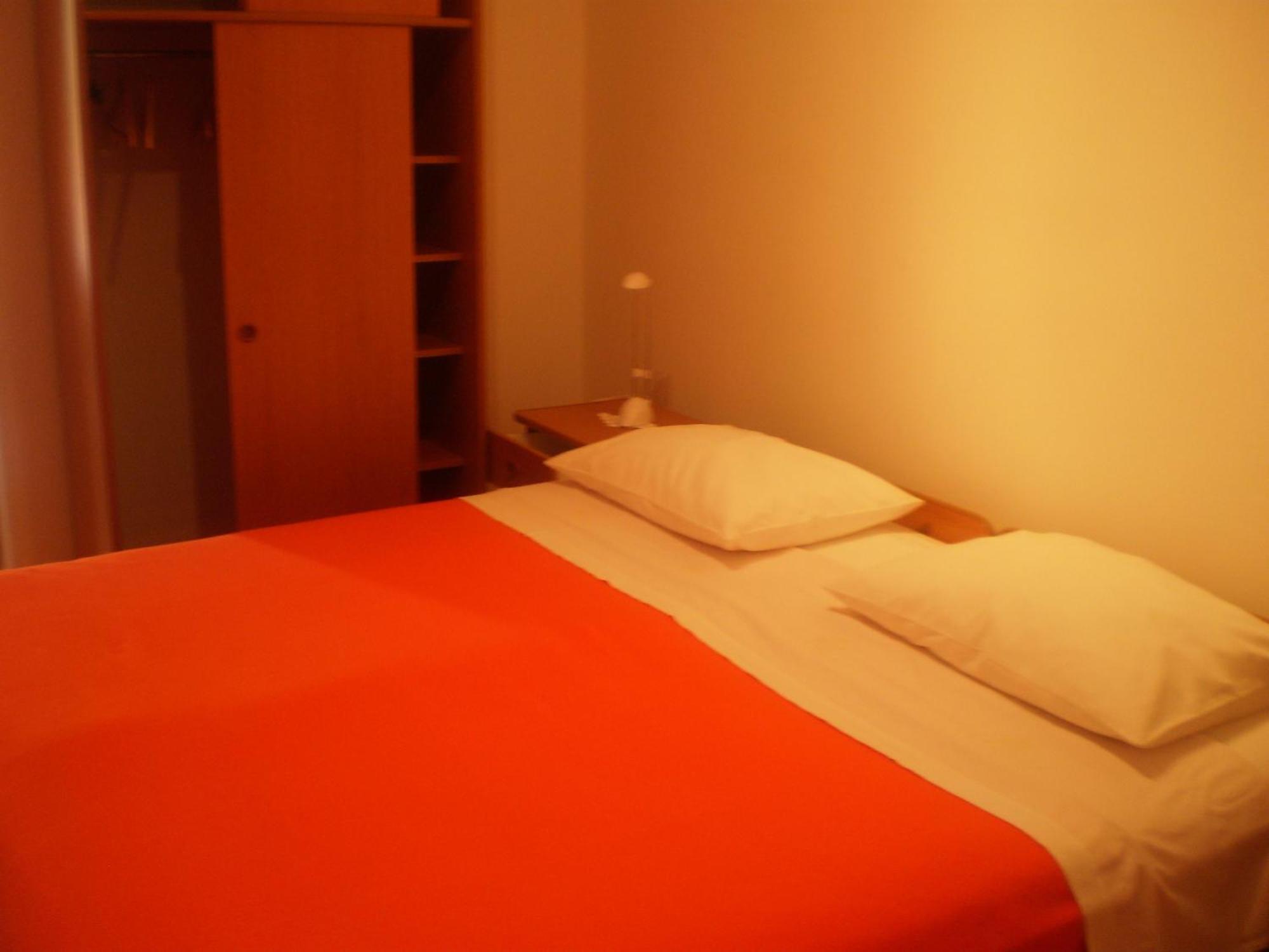 Apartments Mirjana Petrcane Buitenkant foto